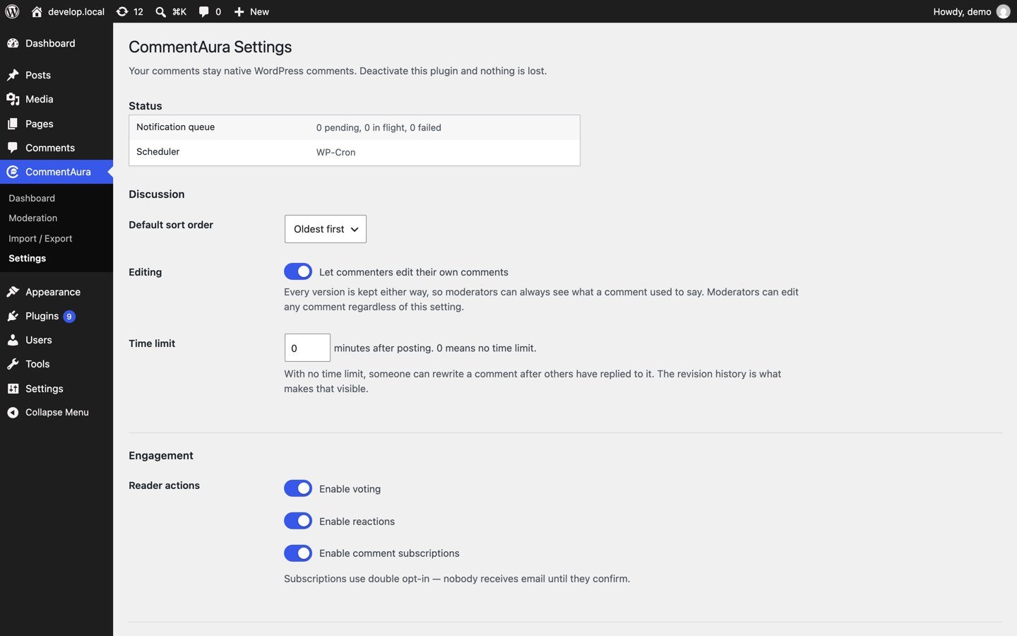 The CommentAura settings screen: sort order, an editing toggle with a time limit, and toggles for voting, reactions and comment subscriptions, each with a sentence explaining what it does.